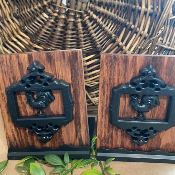 Two French Country Bookends - Picture 6 of 6